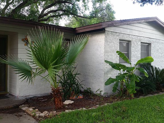 4th image of 1902 College Dr
