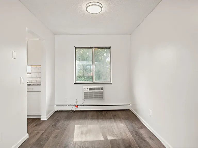 Barbara Manor — Photo 12