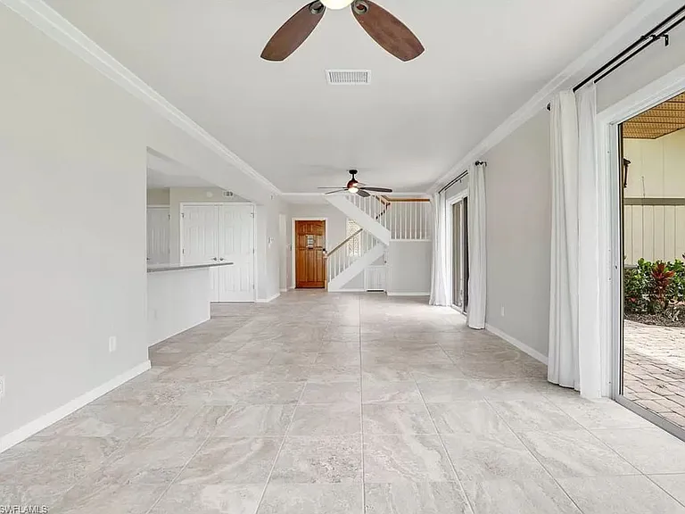 4265 Island Cir #B — Photo 15