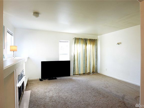 4th image of 6108 202nd St SW APT 101