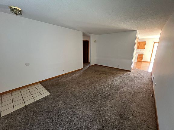 4th image of 6601 Niagara Cir