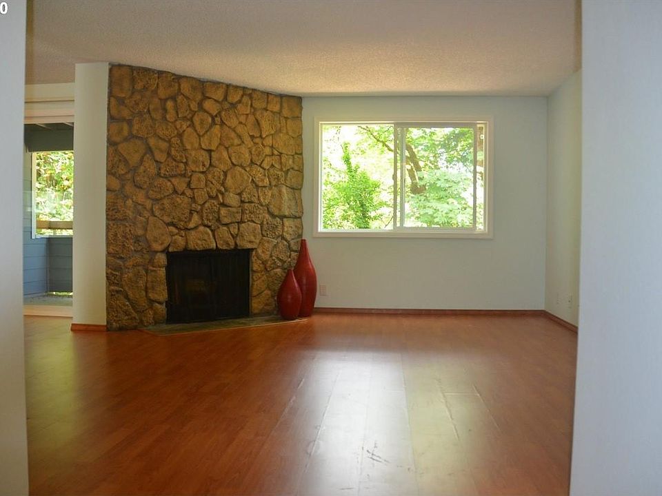 Living room with fireplace