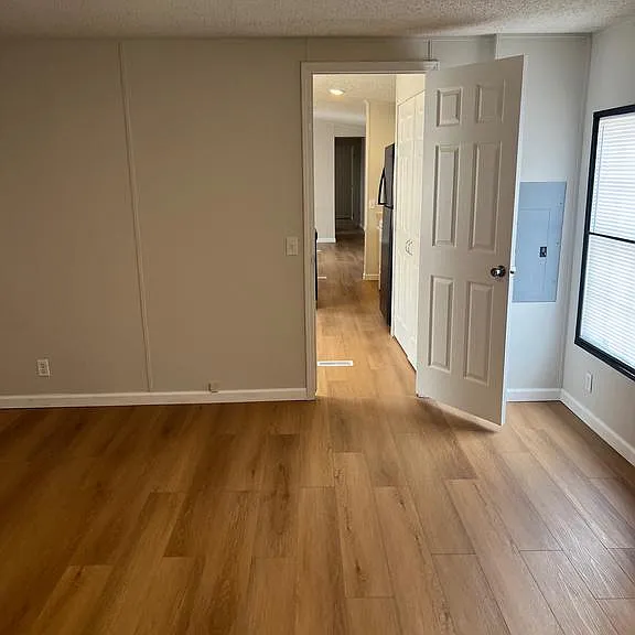 126 Dugan Ct — Photo 7