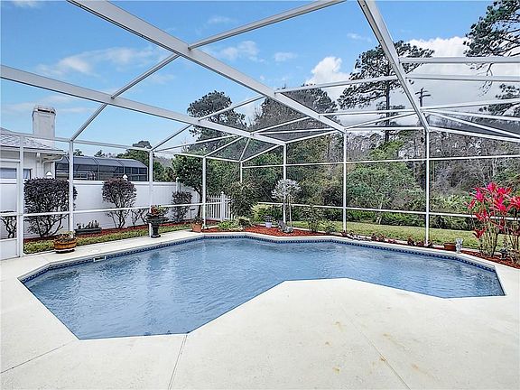 3rd image of 1608 Carillon Park Dr