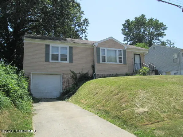 1605 W McCarty St, Jefferson City, MO 65109