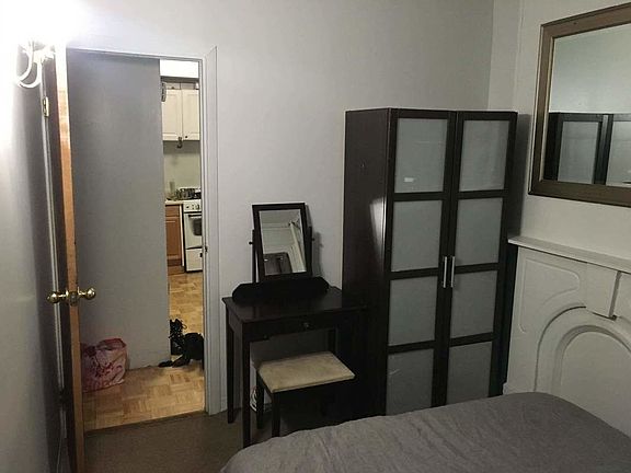 3rd image of 212 E 45th St #3A