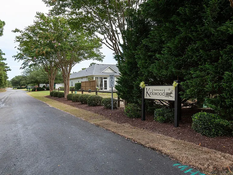 6464 Bradbury Ct — Photo 3