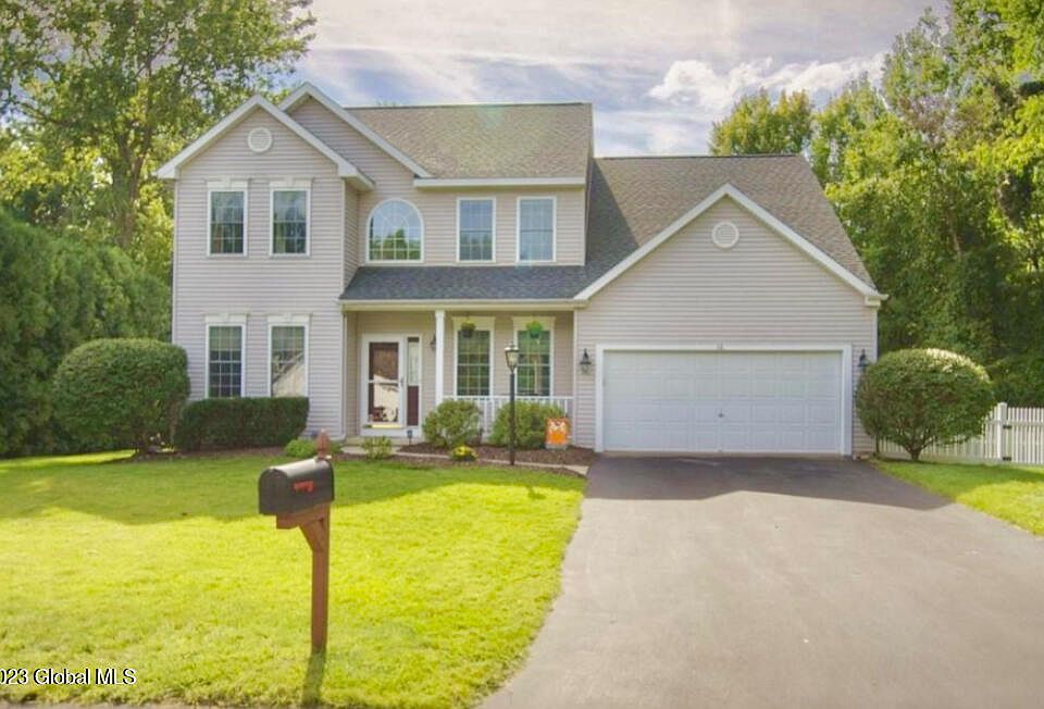 1st image of 10 Clearwater Court