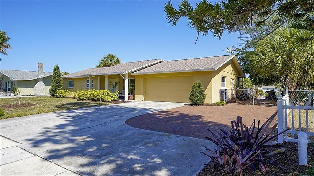 2561 Constitution Blvd Sarasota Fl 34231 Mls A4497453 Zillow