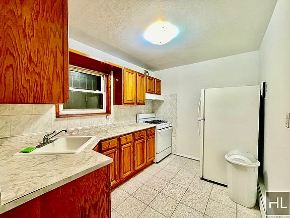 5th image of 31-24 44th St #1