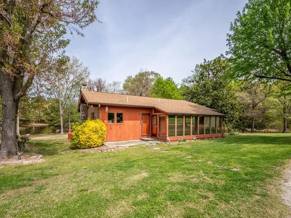 402 Easy St, Dundas, VA 23938