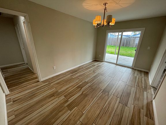 4th image of 8871 Kelburn Ave