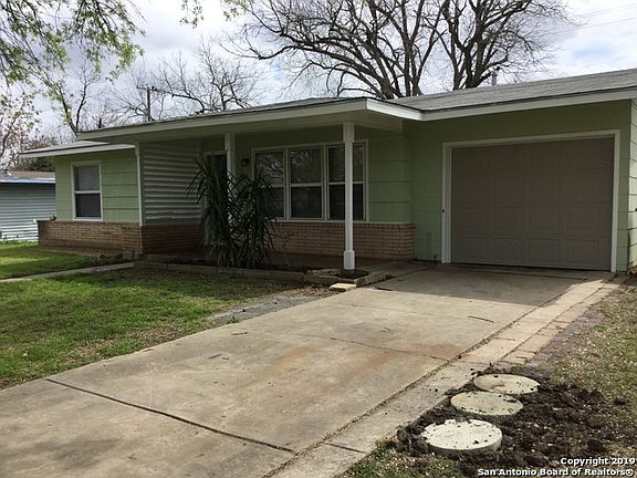3rd image of 246 Antrim Dr