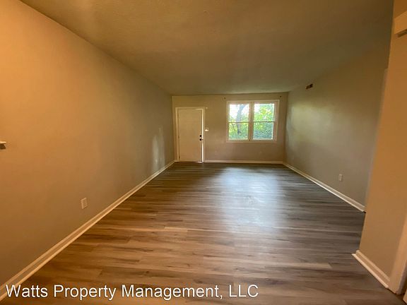 4th image of 1609 Donington Ct APT D