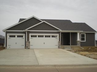 330 Hillside Dr, Eldridge, IA 52748