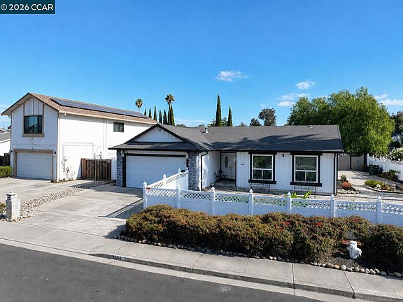 3rd image of 1904 Calaveras Dr
