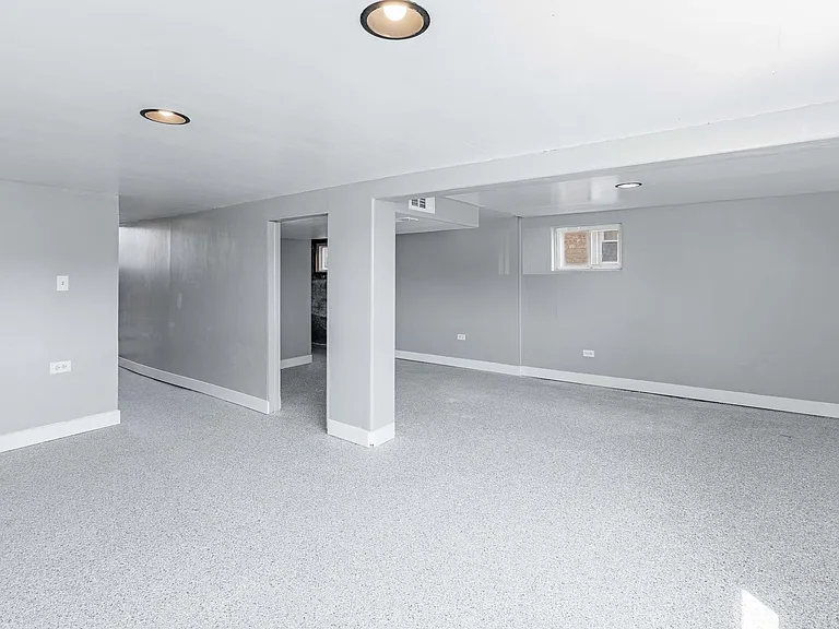 7614 W 63rd Pl — Photo 15