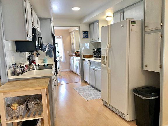 5th image of 2991 Dutch Ave