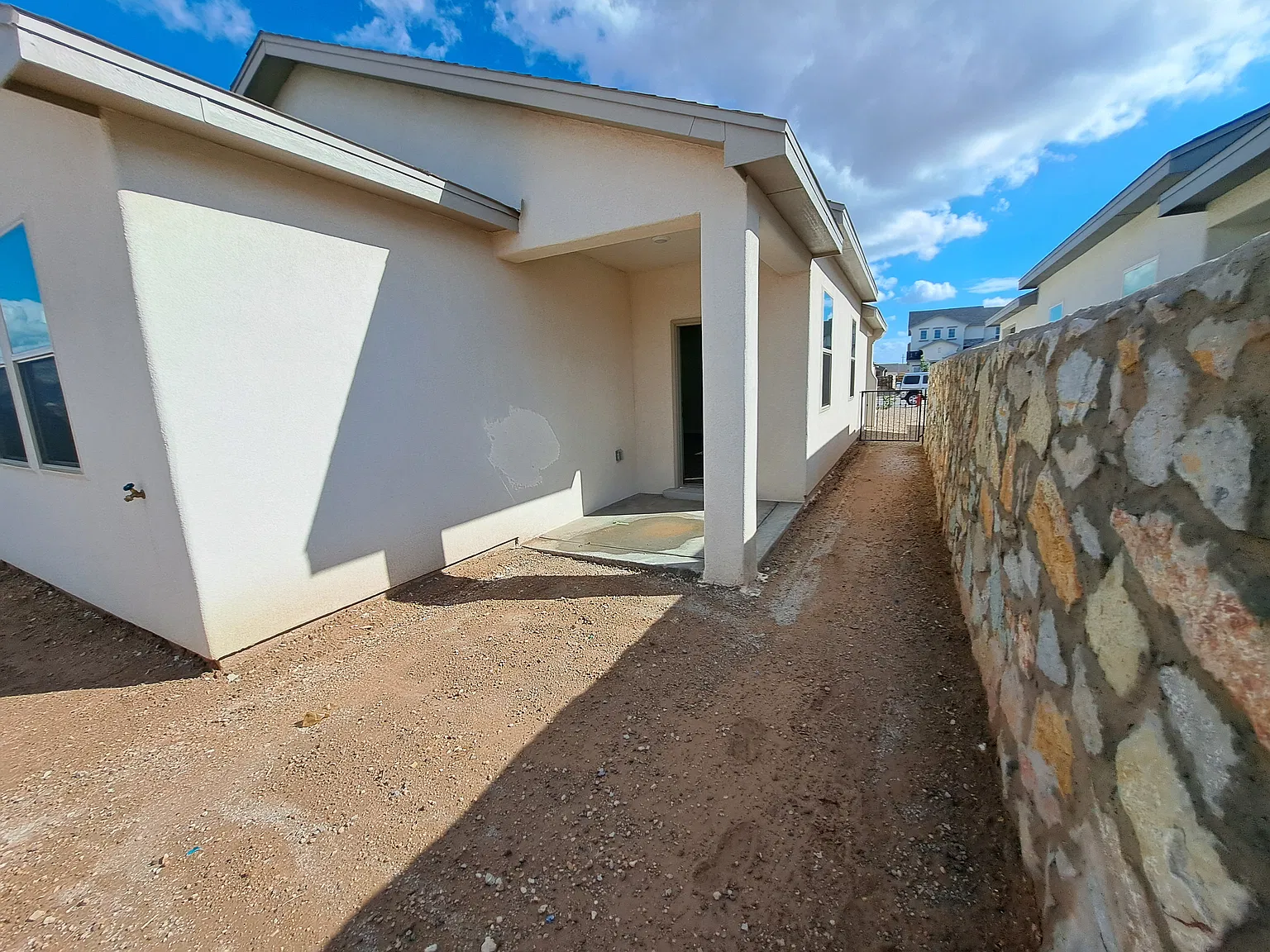 4 bed, 1665 sqft, $2,000 — Photo 4