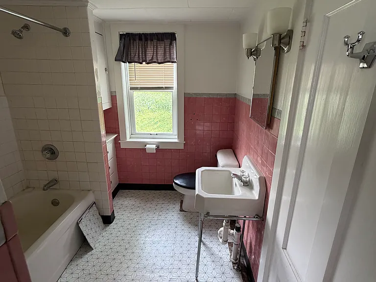 59 Lewiston Rd — Photo 10