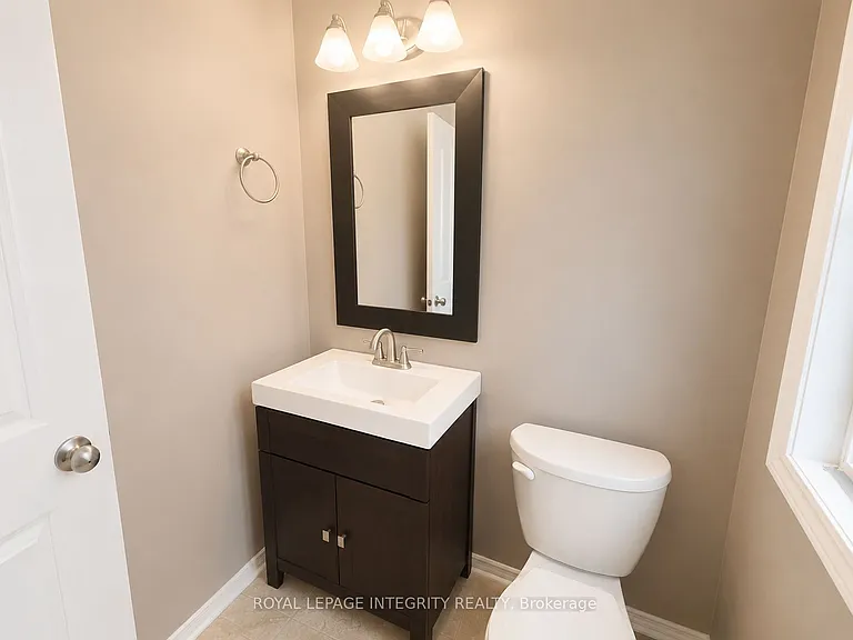 12 Kimbolton Cres — Photo 4