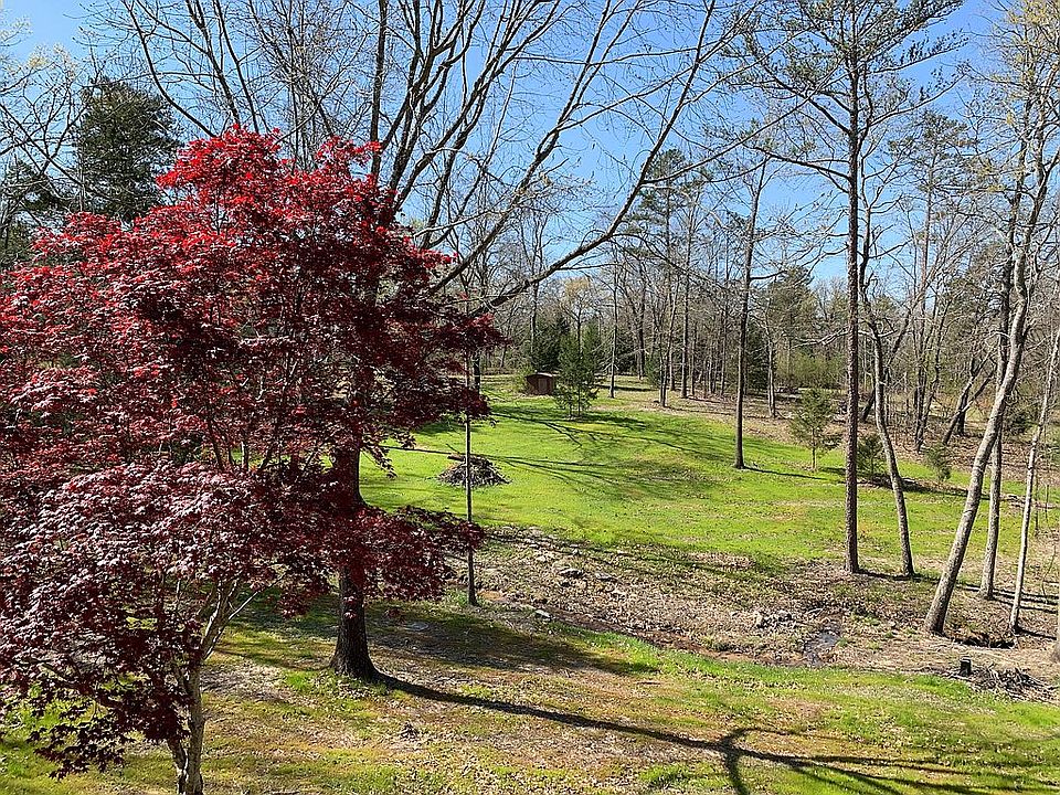 2nd image of 331 Powell Rd