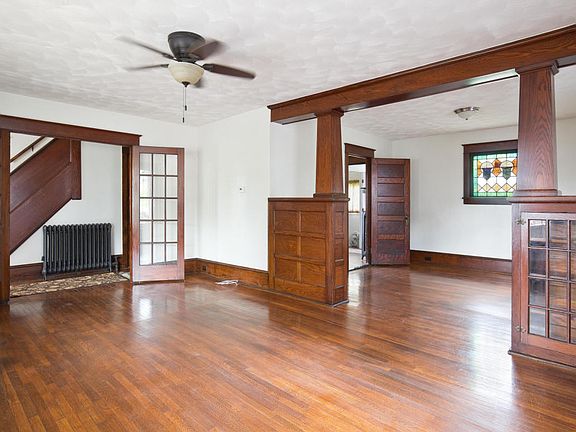 5th image of 115 Beech St