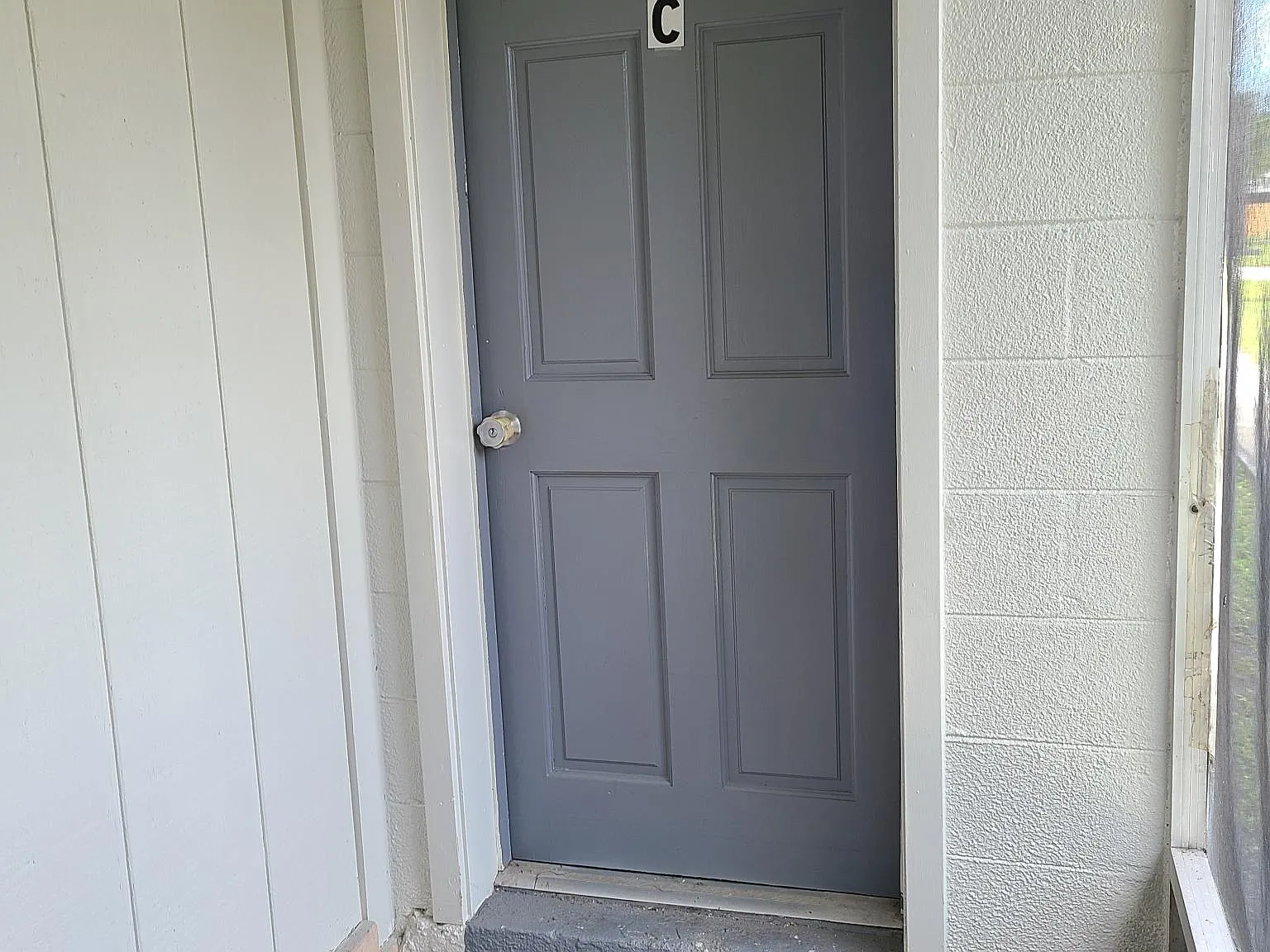 Studio, 300 sqft, $1,050 — Photo 1