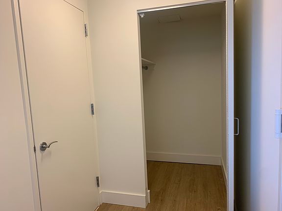 5th image of 510 W 52nd St APT 14A