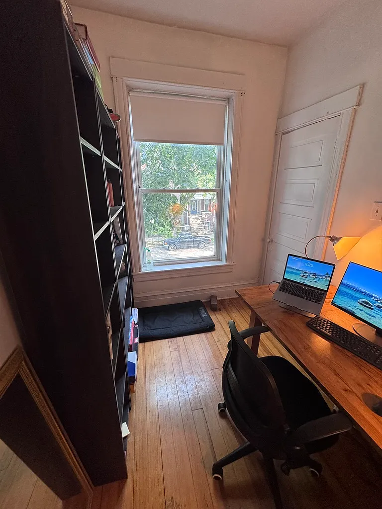 3 bed, 1100 sqft, $2,075 — Photo 3