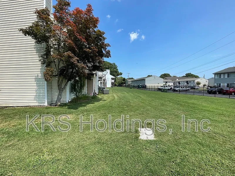 2 bed, 2.0 bath, 1100 sqft, $1,395 — Photo 2
