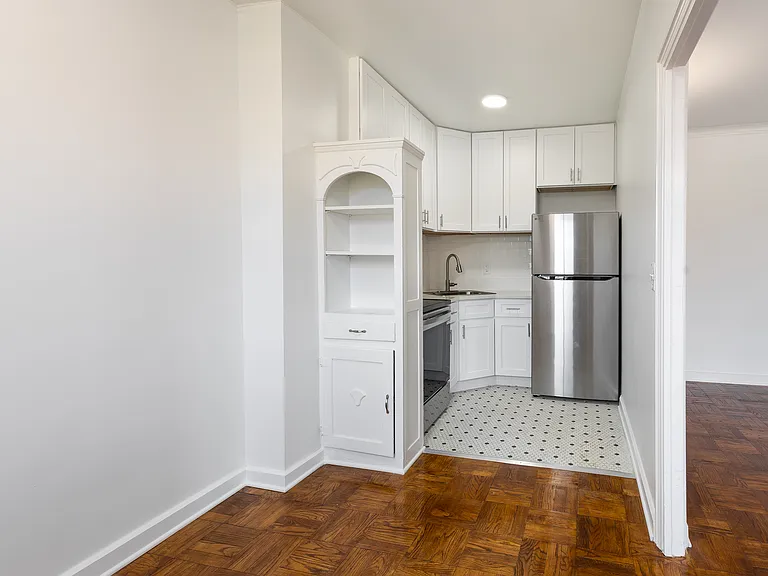 Marleigh Apartments — Photo 39