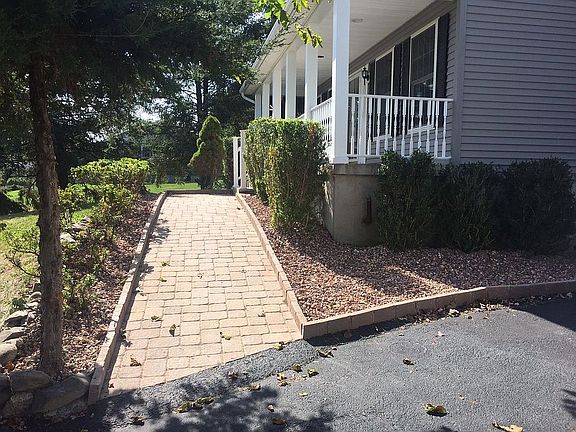 2nd image of 80 Orange St