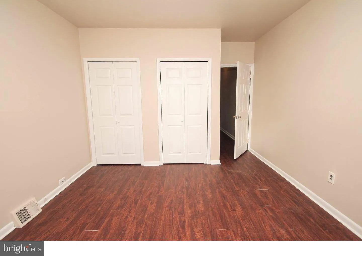 4 bed, 2364 sqft, $1,900 — Photo 2