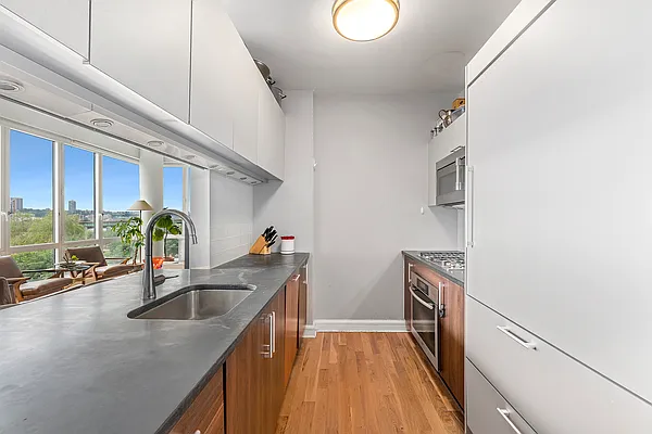 Sold by Compass | media 3