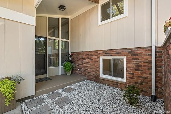 1960 Glen Iris Dr, photo 21