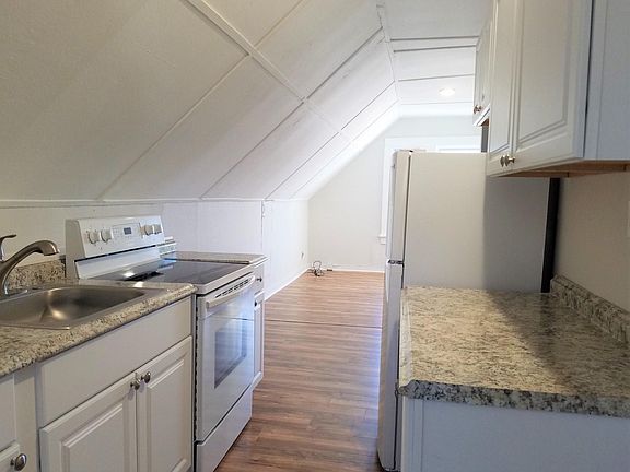 4th image of 125 N Main St #3