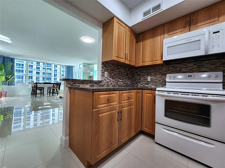 3505 S Ocean Dr #1217 — Photo 10