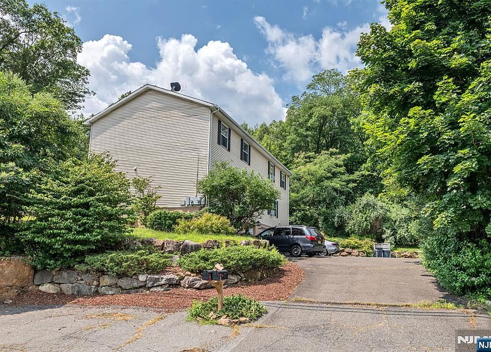 1st image of 68 Greenwood Ave
