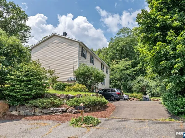 68 Greenwood Ave, Wanaque, NJ 07465