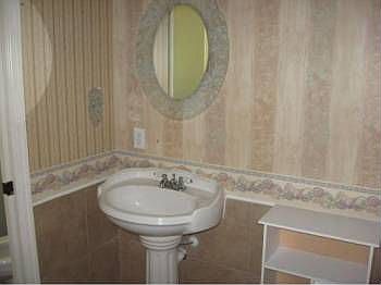 5th image of 18358 Avon Ave
