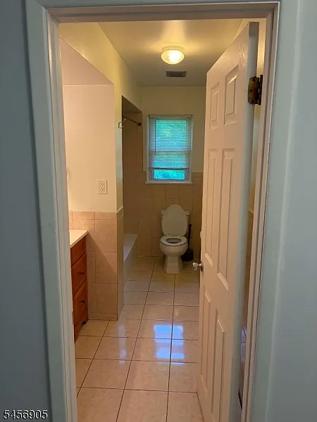 3 bed, 1.0 bath, $3,100 — Photo 3