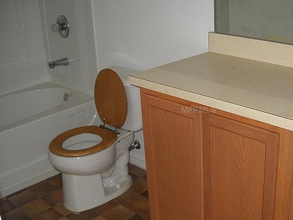 4th image of 2717 Portchester Ct