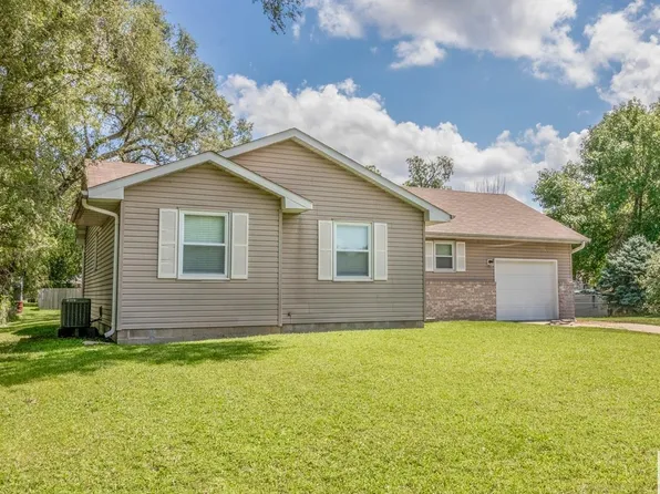 611 14th St, Onawa, IA 51040