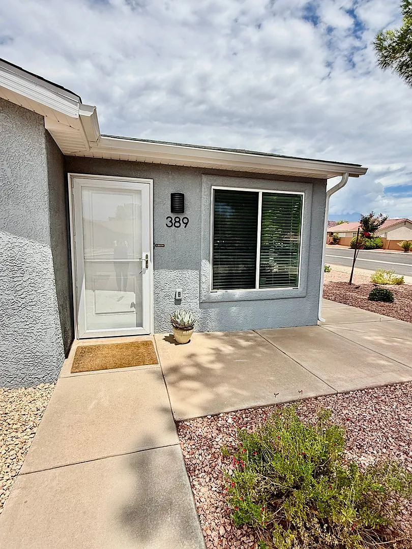 Pet-Friendly 4-BR home in Ivins — Photo 3