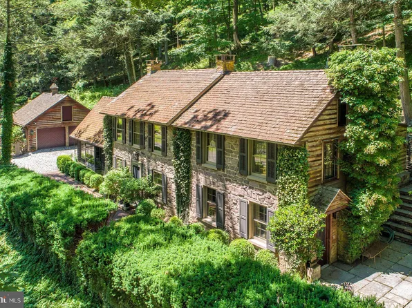 6325 Fleecydale Rd, Carversville, PA 18913