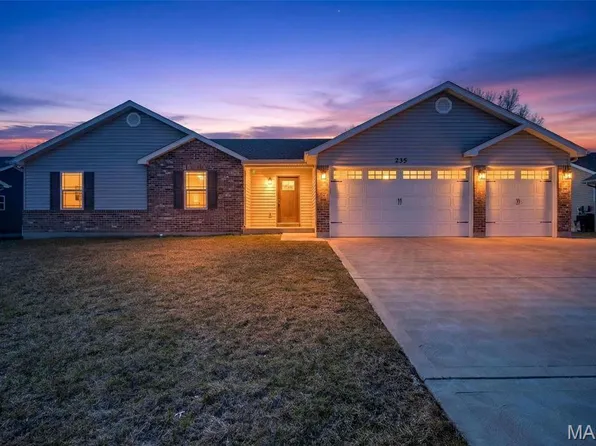 235 Winter Wheat Dr, Wright City, MO 63390