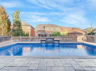 9 Heaney Ct, Aurora, ON L4G0J7