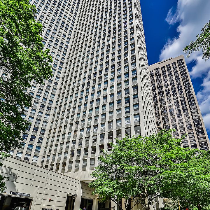 1st image of 2626 N Lakeview Ave APT 2103