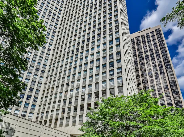 2626 N Lakeview Ave APT 2103, Chicago, IL 60614